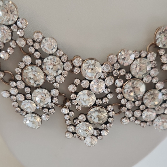 Statement Necklace! Gold Tone With Blingy Stones. Holiday Jewelry! Stunning! - Picture 2 of 7